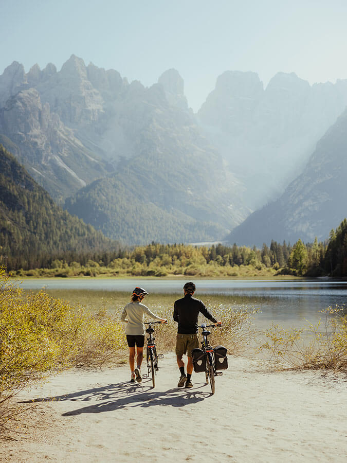 In bicicletta d'estate in riva al lago - Obermairhof a Valdaora