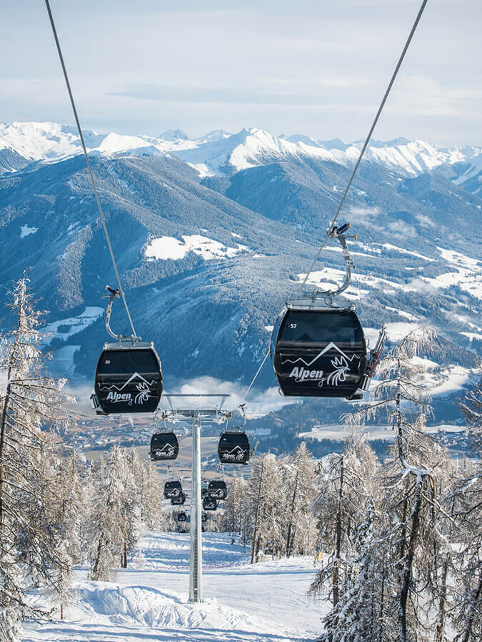 Gondole in inverno sul Plan de Corones - dettaglio - Obermairhof a Valdaora