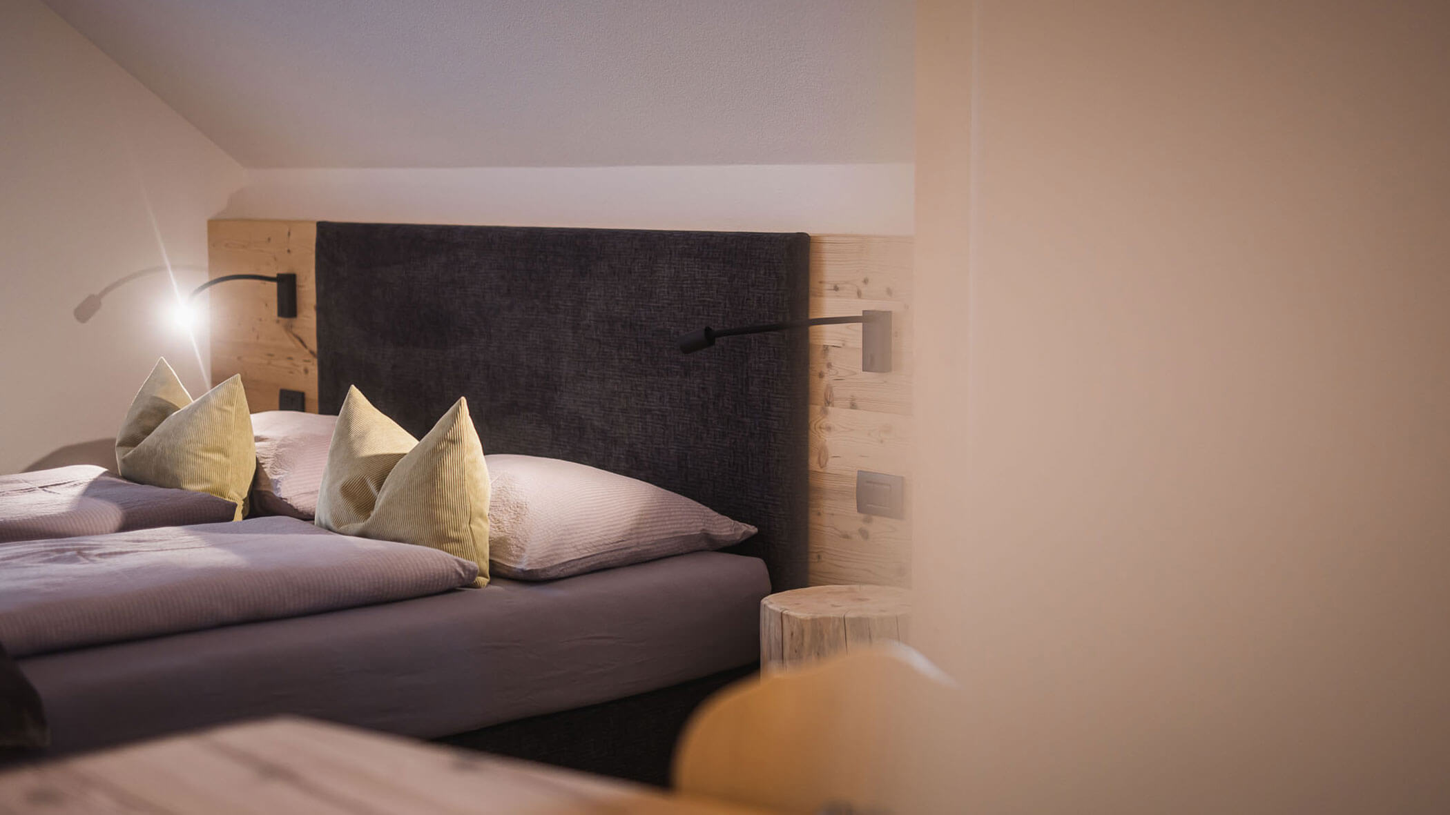 Holiday apartment - sleeping - bed - Obermairhof in Valdaora